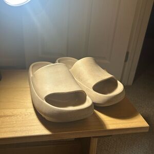 Tan slip ons women’s 7